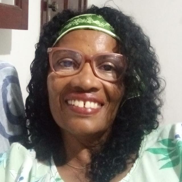 Tia Nanci — Pedagoga e consultora de beleza
